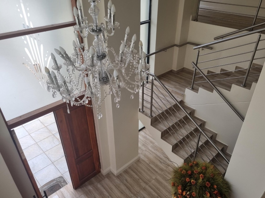 To Let 8 Bedroom Property for Rent in Xanadu North West